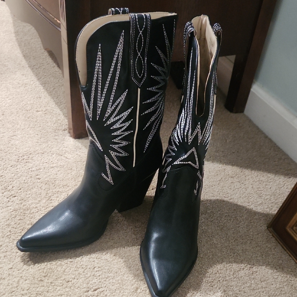 Elegant Black Embroidered Heeled Boots